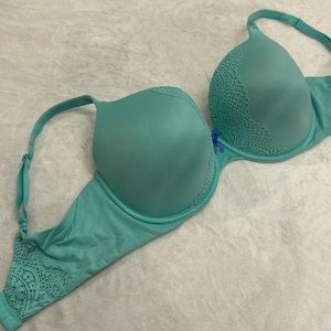 Body by Victoria Perfect Shape mint Tiffany blue green bra with lace accents